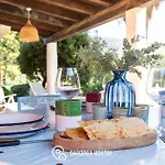 Luisa *
